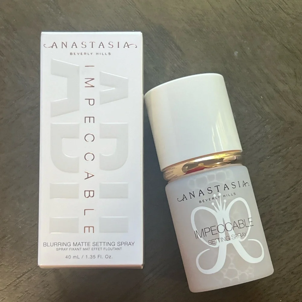 Anastasia Beverly Hills Impeccable 24HR Blurring Matte Setting Spray